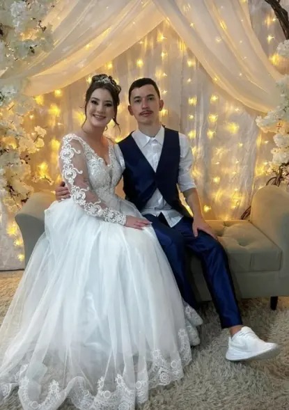 Күйеу жігіт, келін және ене арасында қызу топтық секс болды Благовещенсктегі секс